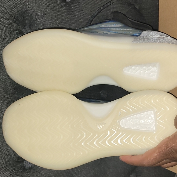 Yeezys qntm teal - Picture 3 of 3